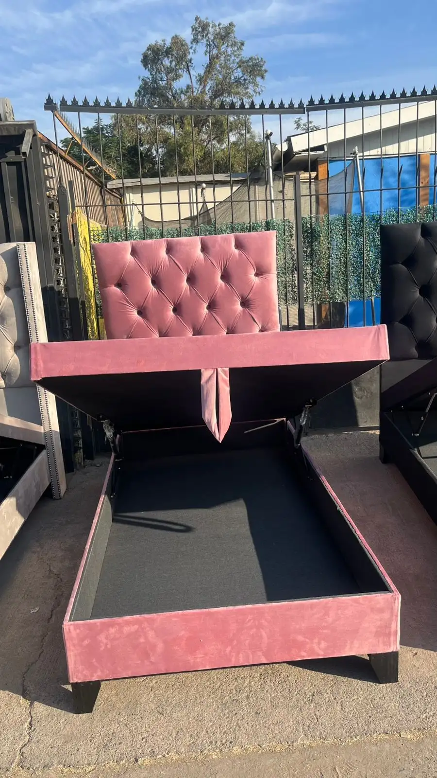 Cama Plaza y Media Baúl – Modelo capitoné - Imagen 2