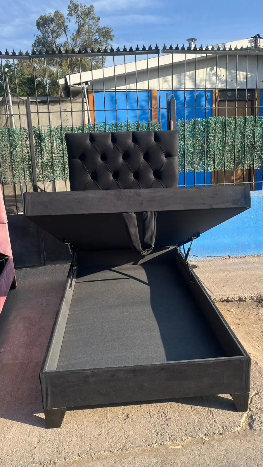 Cama Plaza y Media Baúl – Modelo capitoné - Imagen 3